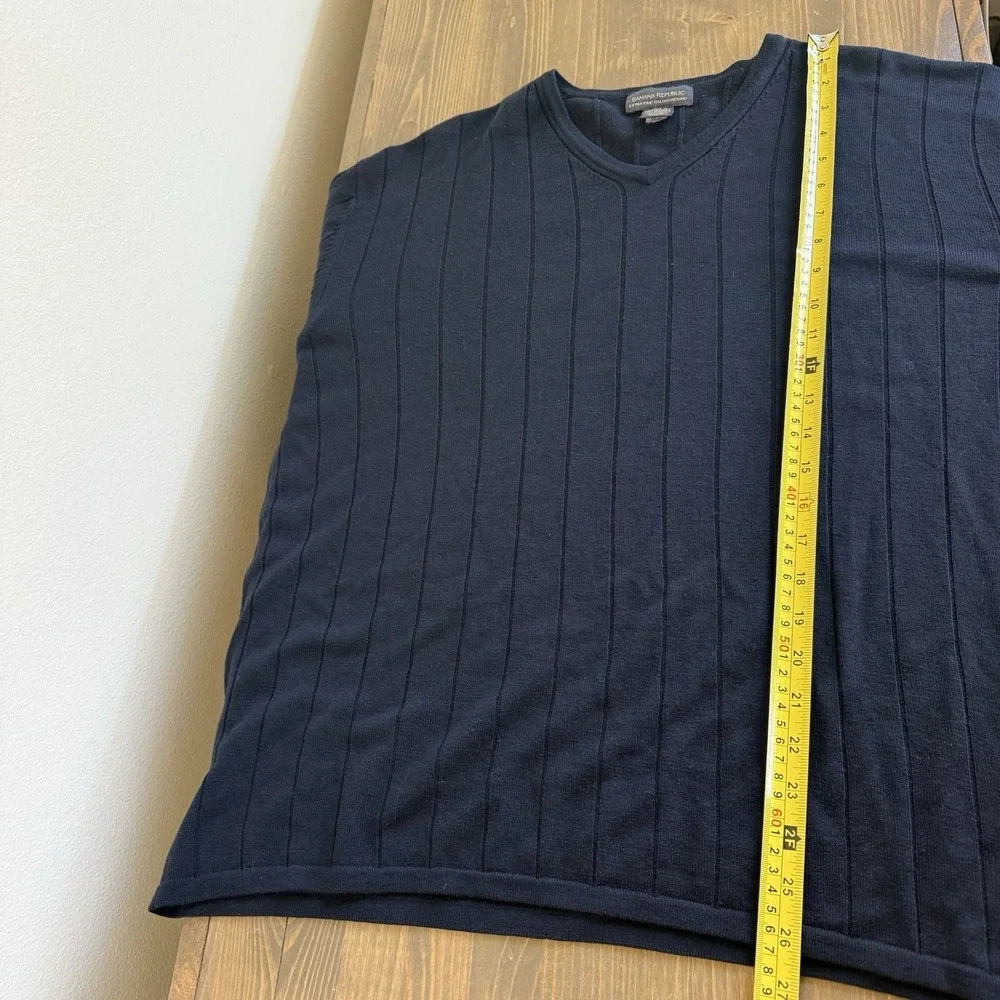 Banana Republic Men's XL Black Italian Merino Wool V-Neck Long‎ Sleeve Sweater